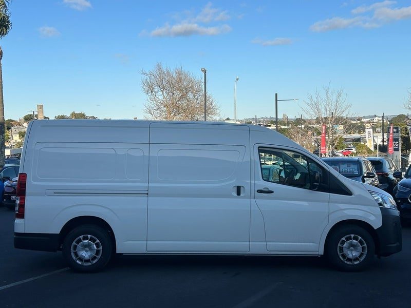 2026 Toyota Hiace Zx Pvn 2.8Dt/6At, photo 2
