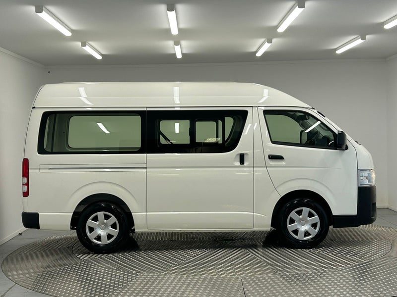 2026 Toyota Hiace 2.8D Hi-Roof, photo 2