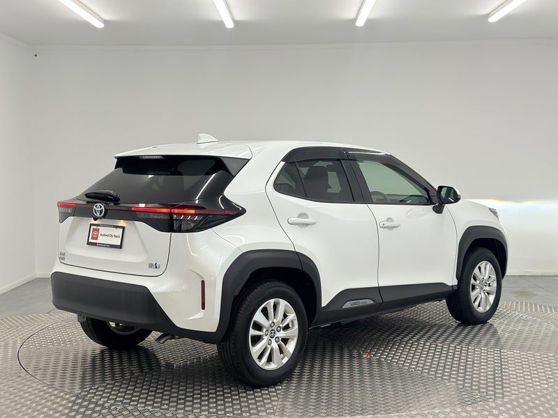 2023 Toyota Yaris Cross 1.5 Hybrid G SUV, photo 3
