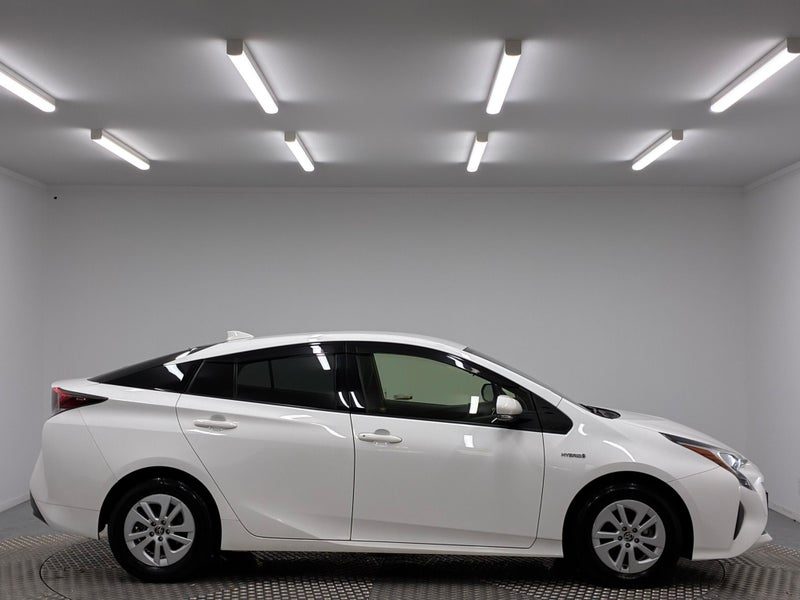 2018 Toyota Prius 1.8 Hybrid S, photo 2