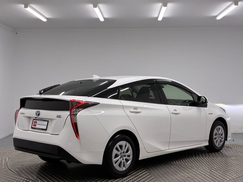 2018 Toyota Prius 1.8 Hybrid S, photo 3