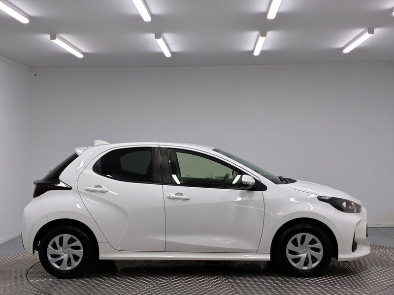 2021 Toyota Yaris 1.5 Hybrid X, photo 2