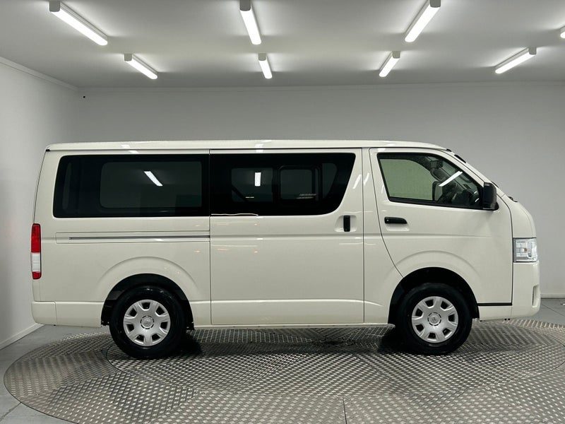 2025 Toyota Hiace 2.8D GL 4WD, photo 2