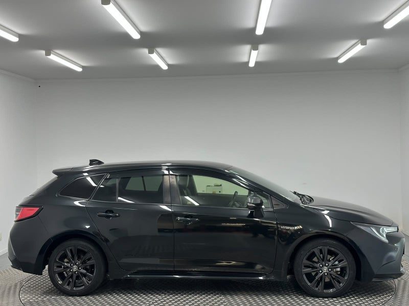 2020 Toyota Corolla 1.8 Hybrid Touring, photo 2
