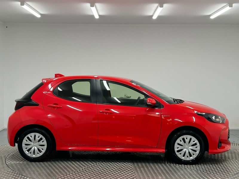 2024 Toyota Yaris GX 1.5P Hybrid, photo 2