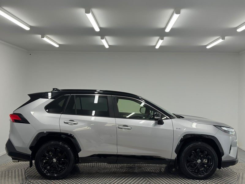 2025 Toyota RAV4 XSE 2.5P Hybrid AWD, photo 2