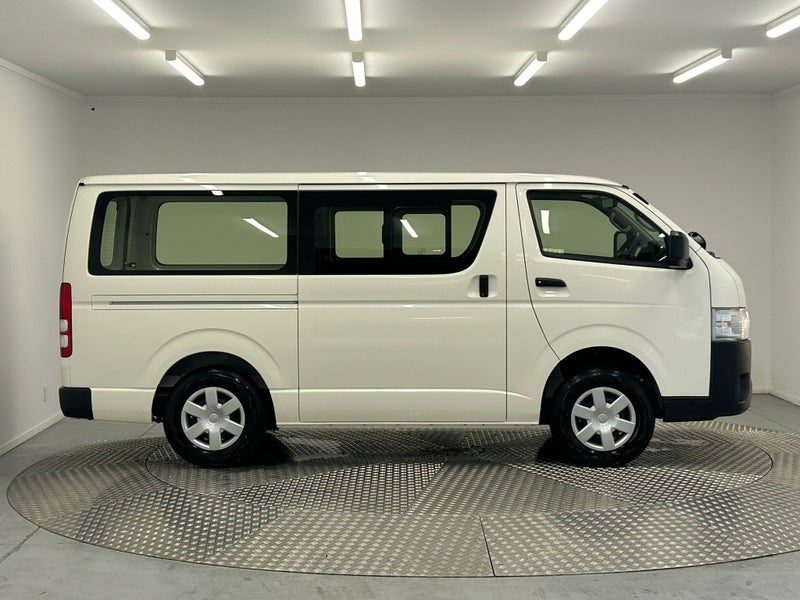 2025 Toyota Hiace DX Long 2.8D 4WD, photo 2