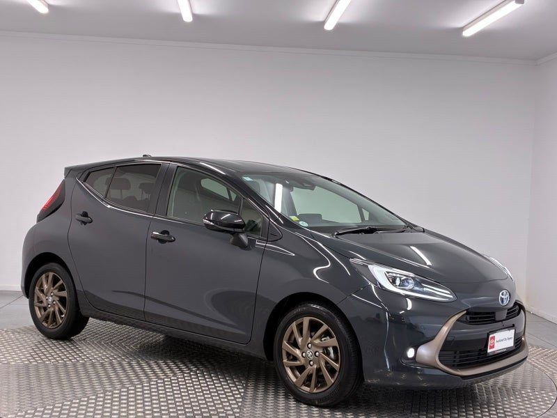 2025 Toyota Aqua 1.5 Hybrid Z Raffine