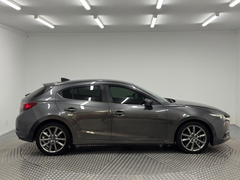 2017 Mazda 3 SP25 2.5P, photo 2