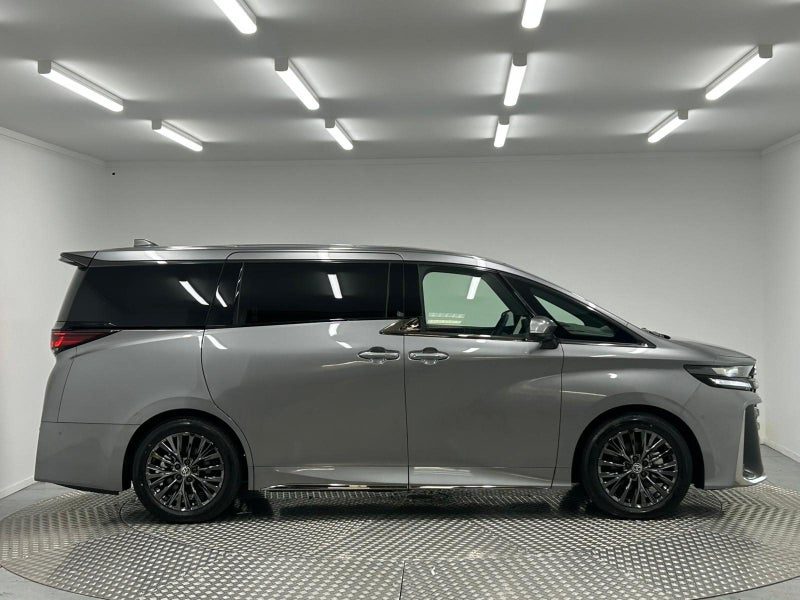 2026 Toyota Vellfire 2.5 Hybrid Z, photo 2