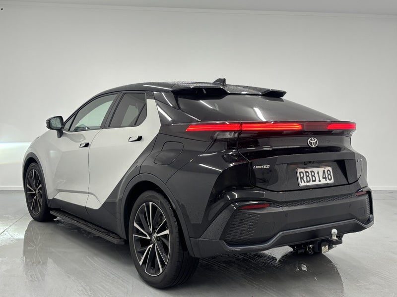 2025 Toyota C-HR Limited, photo 2