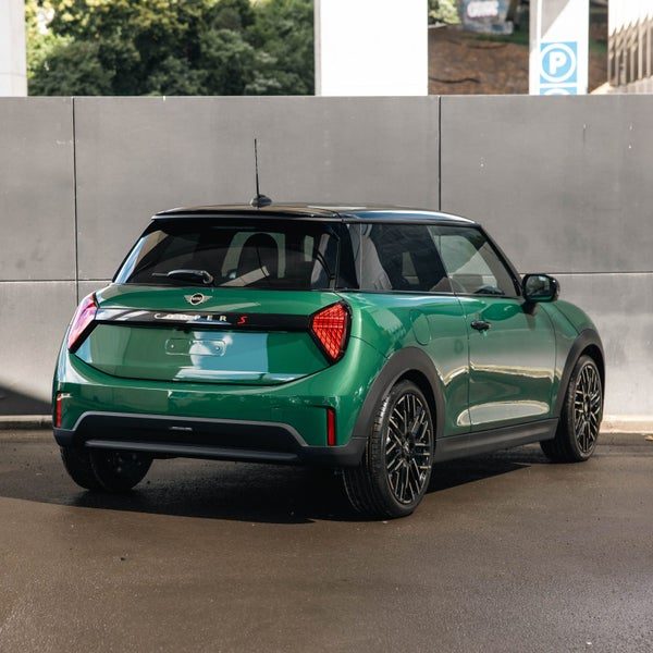 2026 MINI Cooper S 3 Door Favoured, photo 2