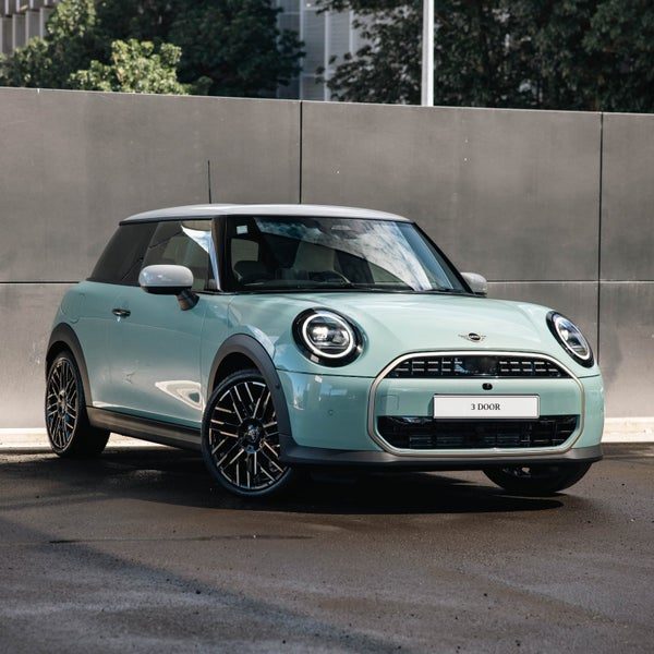 2026 MINI Cooper 3 Door Hatch Favoured, main photo