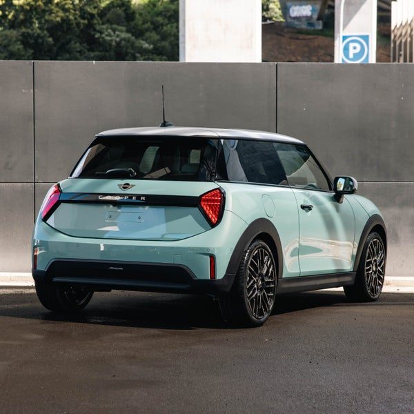 2026 MINI Cooper 3 Door Hatch Favoured, photo 2