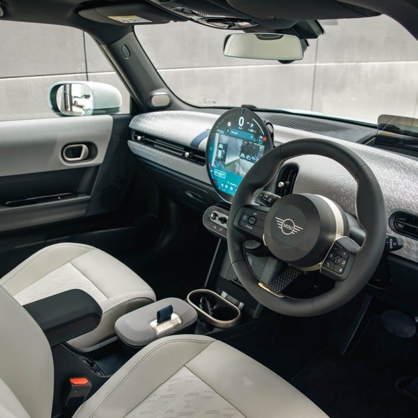 2026 MINI Cooper 3 Door Hatch Favoured, photo 3