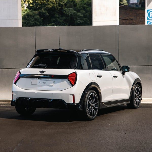 2026 MINI Cooper S 5 Door JCW Sport, photo 2