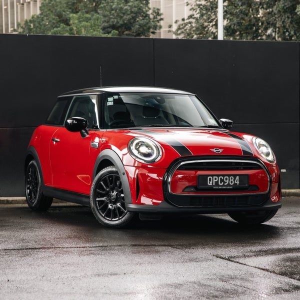 2024 MINI Cooper 3 Door Hatch Classic, main photo
