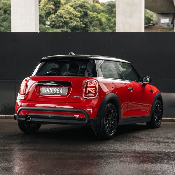 2024 MINI Cooper 3 Door Hatch Classic, photo 2