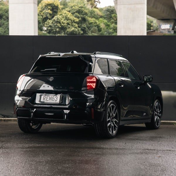 2025 MINI Aceman JCW E Favoured, photo 2