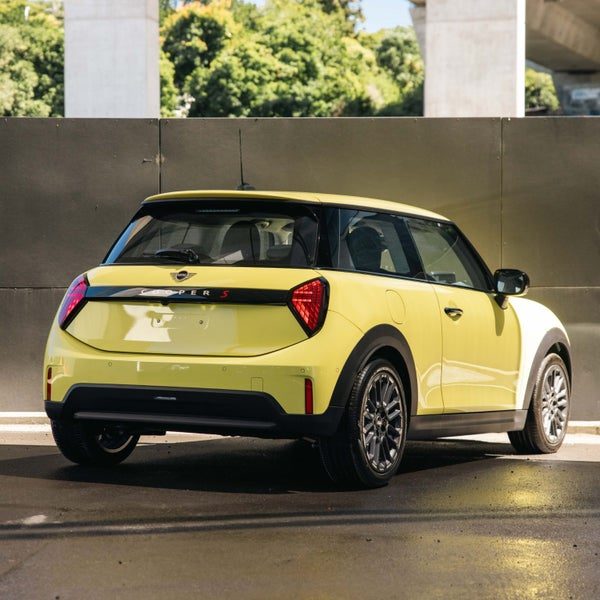 2026 MINI Cooper S 3 Door Hatch Classic, photo 2