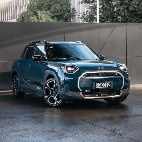 2024 MINI Aceman SE Favoured