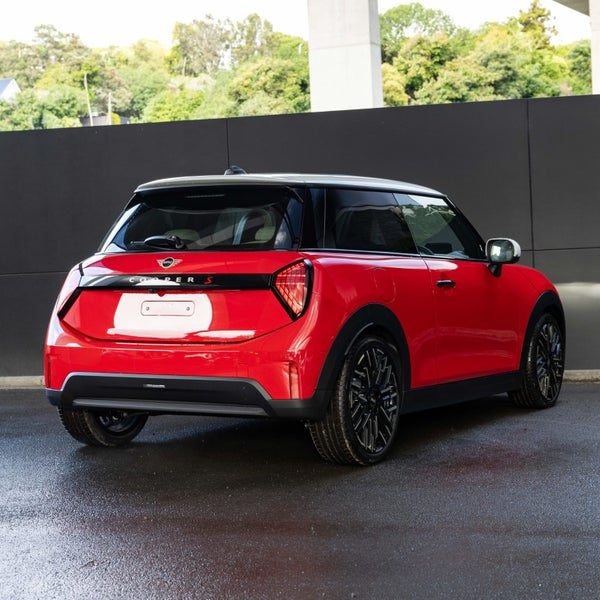 2026 MINI Cooper S 3 Door Hatch Favoured, photo 2