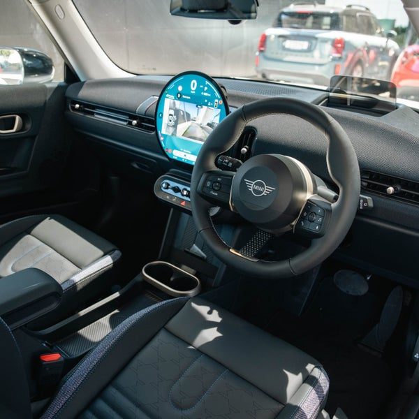2026 MINI Cooper S 3 Door Hatch Classic, photo 3