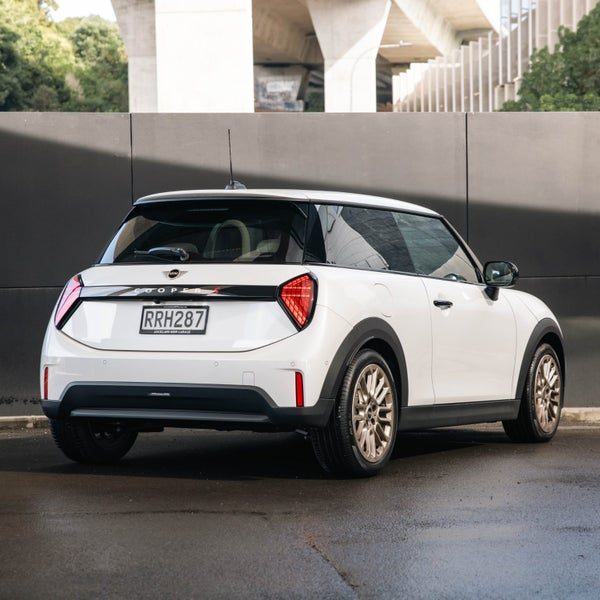 2026 MINI Cooper S 3 Door Favoured, photo 2