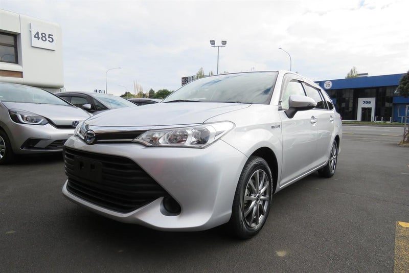 2017 Toyota Corolla Fielder 1.5L Hybrid, photo 3