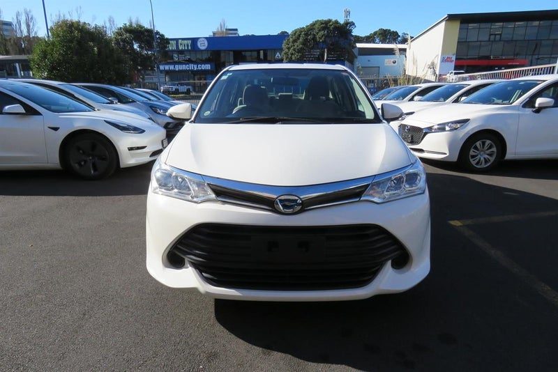 2016 Toyota Corolla Axio 1.5L Hybrid, photo 2
