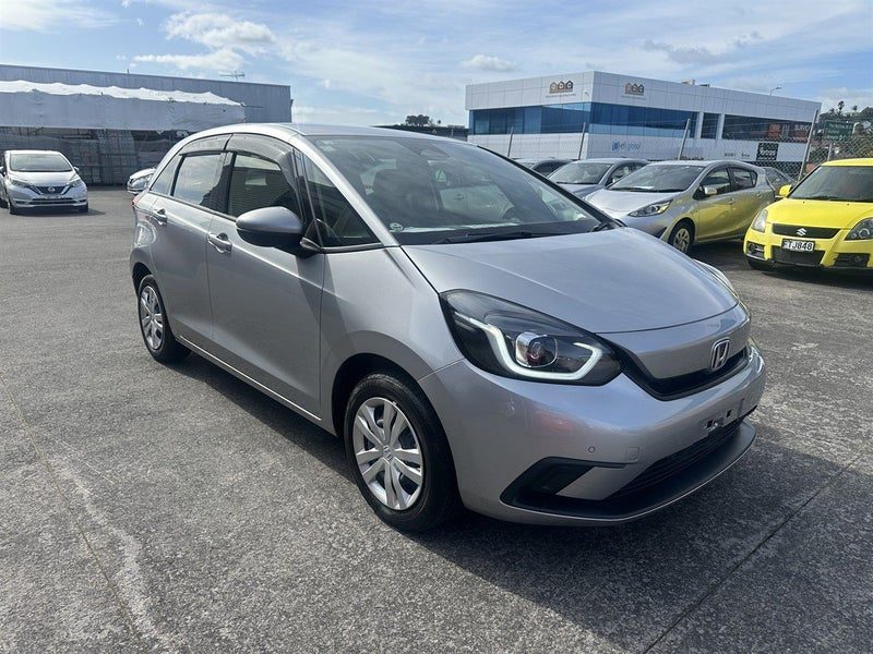 2020 Honda Fit Jazz eHEV 1.5L Hybrid Low Kms, photo 3