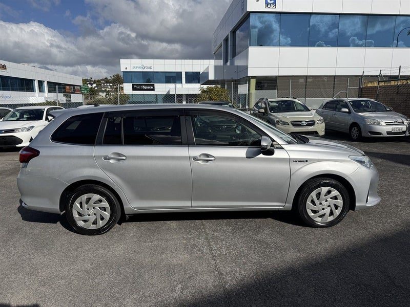 2019 Toyota Corolla Fielder, photo 2