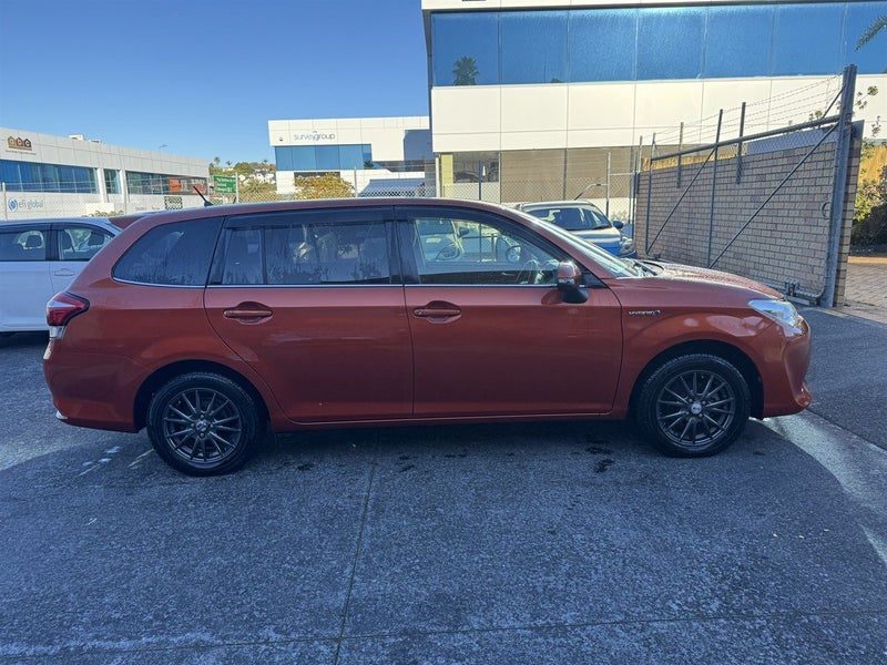 2015 Toyota Corolla Fielder 1.5L Hybrid New Shape, photo 2