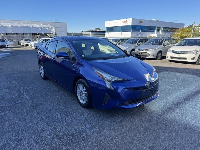 2015 Toyota Prius S, photo 3