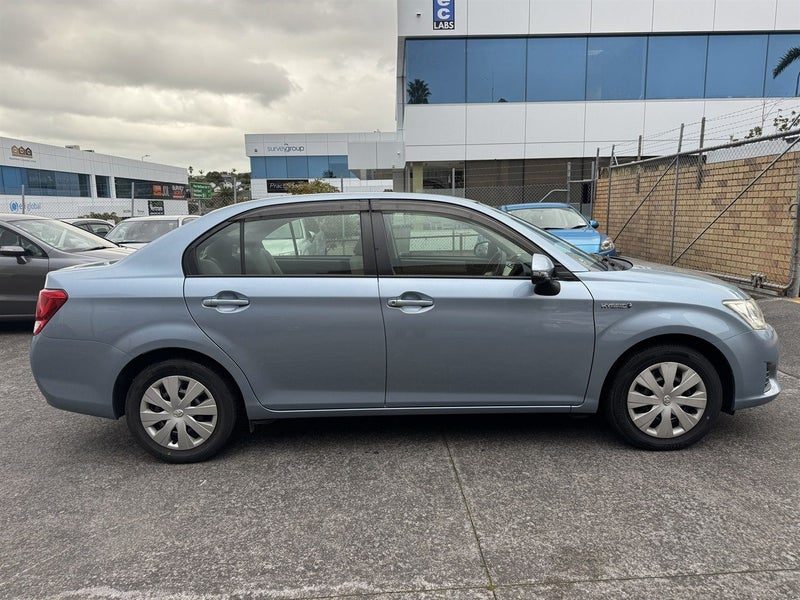 2013 Toyota Corolla Axio 1.5 Hybrid Low Mileage, photo 2