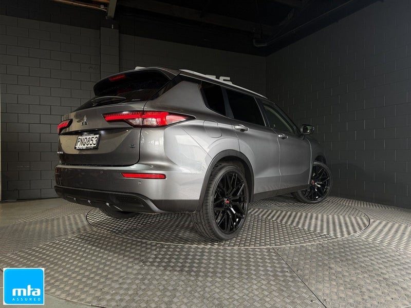 2022 Mitsubishi Outlander, photo 2