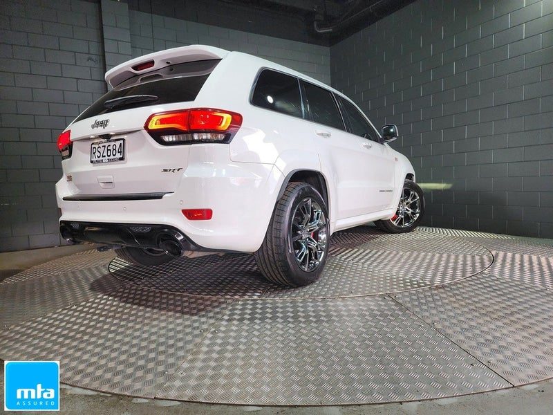 2015 Jeep Grand Cherokee SRT, photo 2