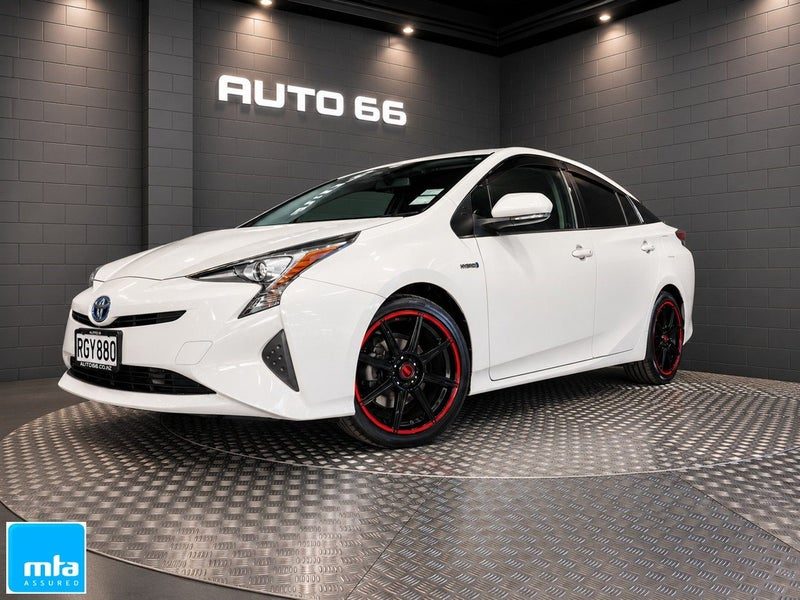 2017 Toyota Prius # HYBRID # FUEL-EFFICIENCY #, main photo