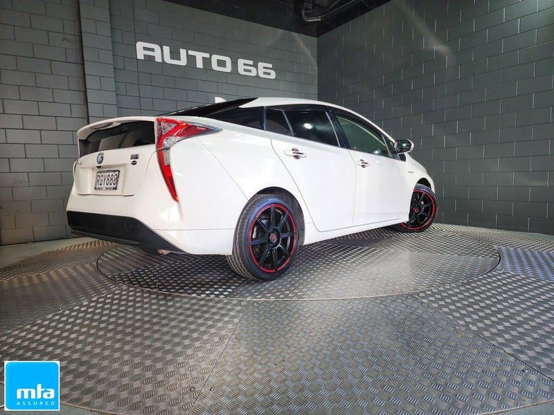 2017 Toyota Prius # HYBRID # FUEL-EFFICIENCY #, photo 2