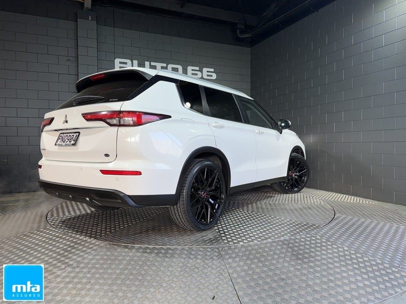 2022 Mitsubishi Outlander, photo 2
