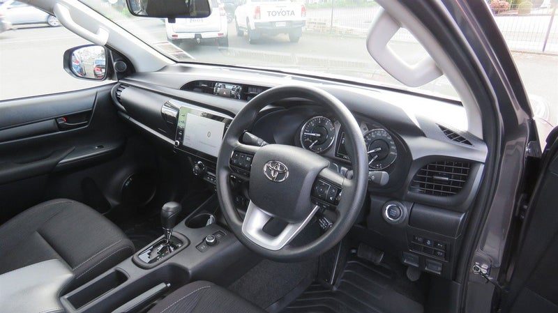 2026 Toyota Hilux SR TD DC 2.8DMHT/4WD, photo 3