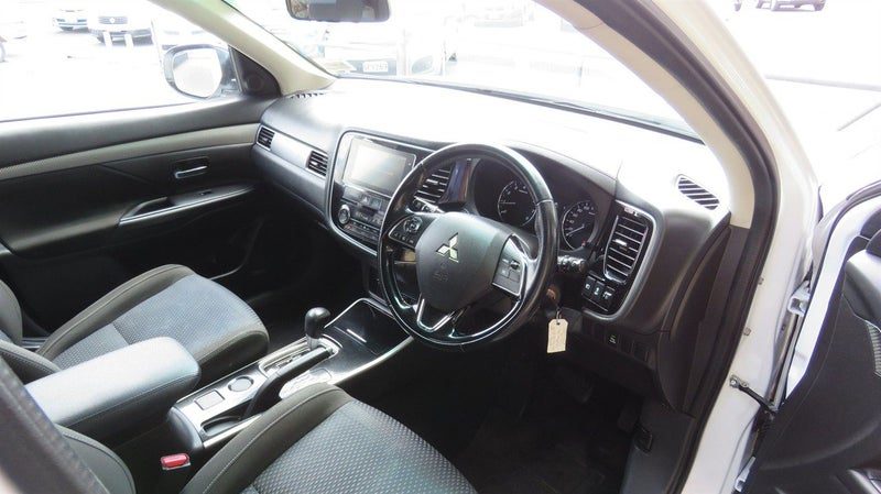 2016 Mitsubishi Outlander LS 2.0P/CVT, photo 3