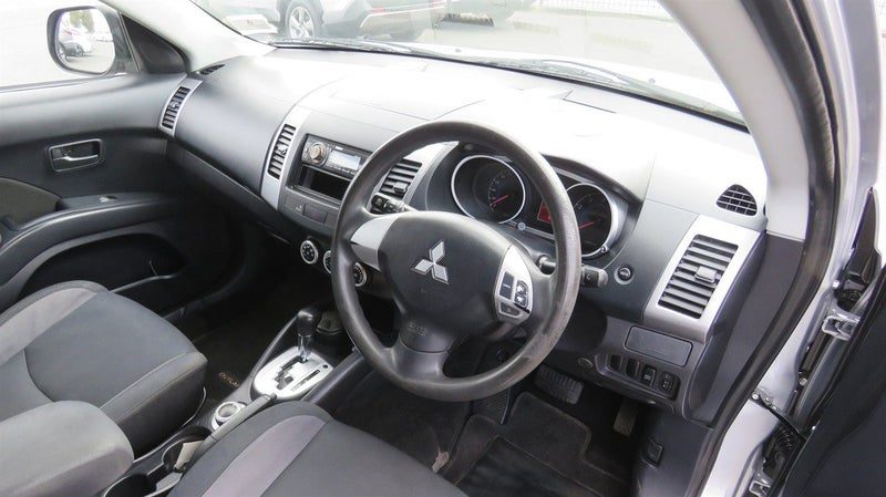 2008 Mitsubishi Outlander 2.4P LS, photo 3
