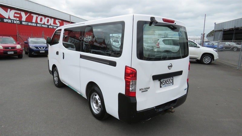 2013 Nissan NV350 CARAVAN, photo 2