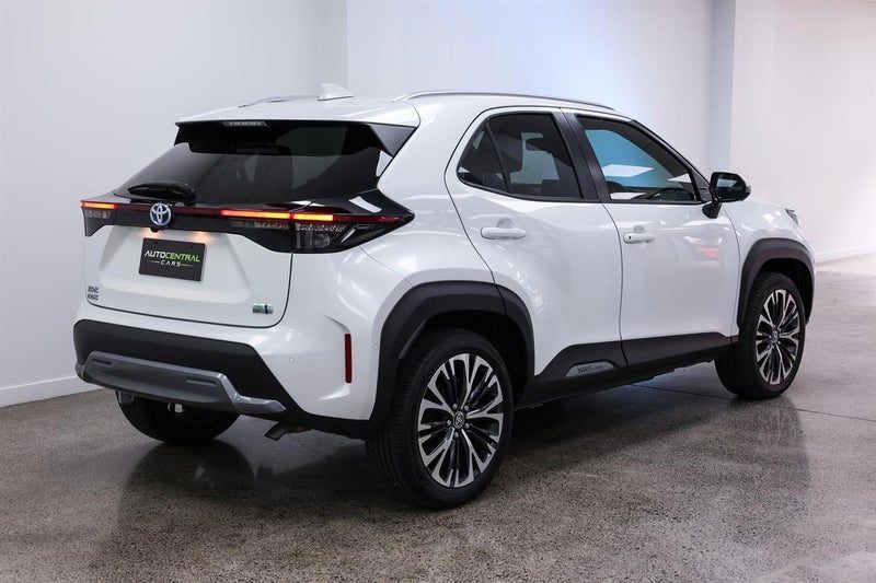 2023 Toyota Yaris Cross Hybrid Z, photo 3