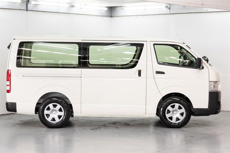 2024 Toyota Hiace VAN, photo 2