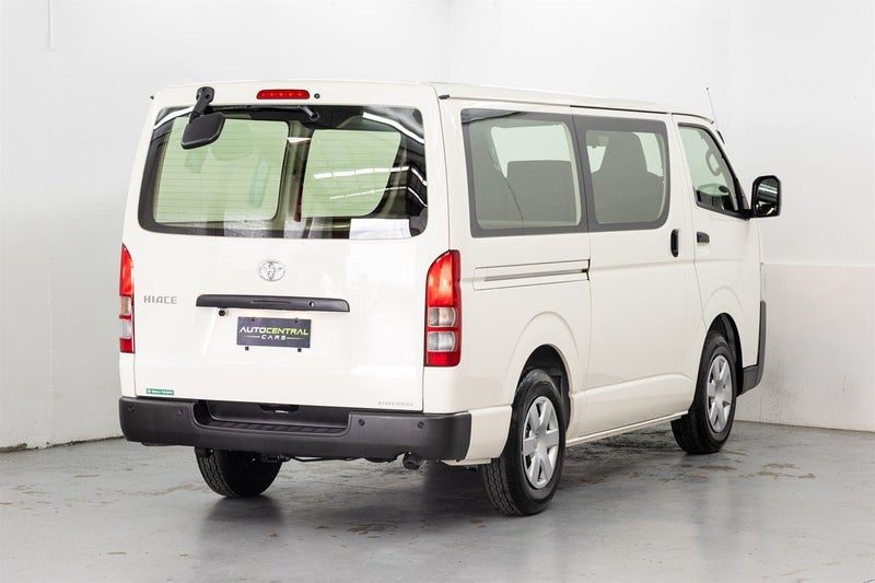 2024 Toyota Hiace VAN, photo 3