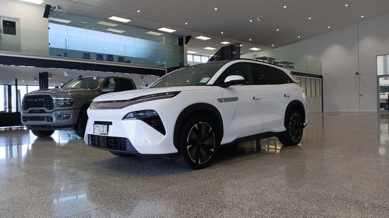 2026 BYD Sealion 8 Dm-P Premium Awd
