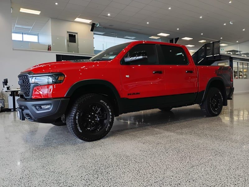 2025 Ram 1500 DtRebel Crew C, photo 2