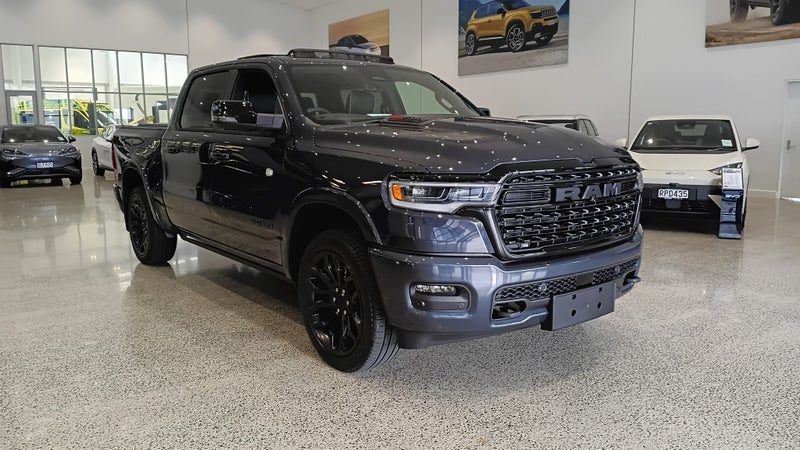 2026 Ram 1500 Limited I6 Rb Night, photo 3